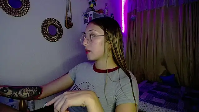 Snapshot of Soffy-brooks chatting on 12-10-24, 04:45 Soffy-brooks online show from 12-10-24, 04:45