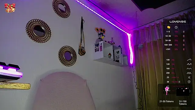 Snapshot of Soffy-brooks chatting on 12-15-24, 05:56 Soffy-brooks online show from 12-15-24, 05:56