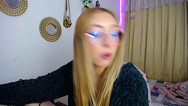 Snapshot of Soffy-brooks chatting on 01-20-25, 06:42 Soffy-brooks online show from 01-20-25, 06:42