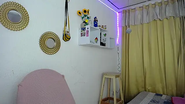 Snapshot of Soffy-brooks chatting on 01-21-25, 11:24 Soffy-brooks online show from 01-21-25, 11:24