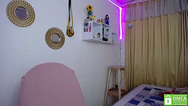 Snapshot of Soffy-brooks chatting on 02-14-25, 07:17 Soffy-brooks online show from 02-14-25, 07:17