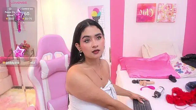 scarlette 15  online show from 01-20-25, 11:10