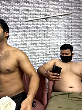 John desihunk online show from 10-19-25, 04:40