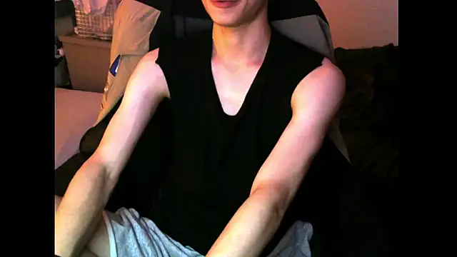 Snapshot of Ray175oo chatting on 09-26-25, 04:55 Ray175oo online show from 09-26-25, 04:55