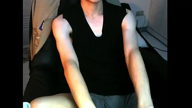 Snapshot of Ray175oo chatting on 10-10-25, 05:23 Ray175oo online show from 10-10-25, 05:23