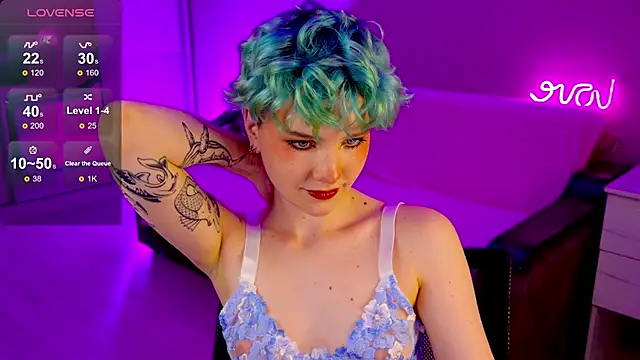 School Love online show from 12-11-24, 04:20