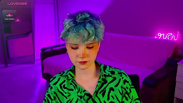 School Love online show from 12-13-24, 04:16