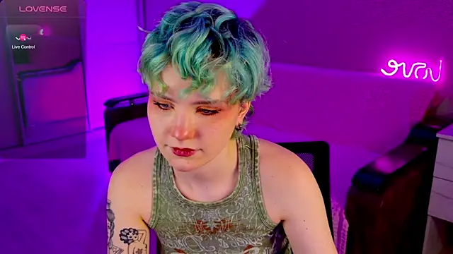 School Love online show from 01-06-25, 04:13