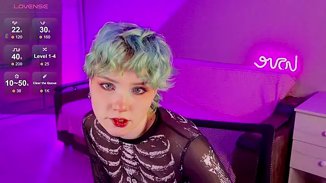 School Love online show from 01-13-25, 01:17