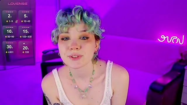 School Love online show from 01-20-25, 01:11