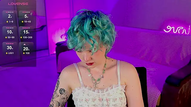 School Love online show from 02-21-25, 01:11