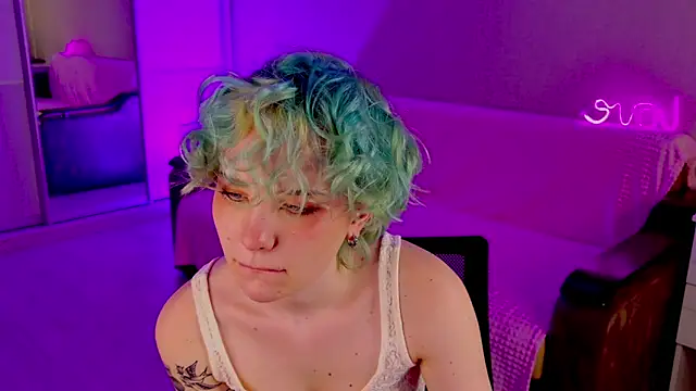 School Love online show from 03-07-25, 01:18