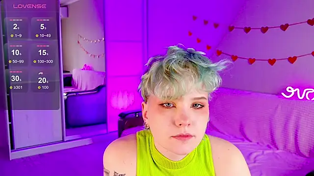 School Love online show from 03-14-25, 01:02