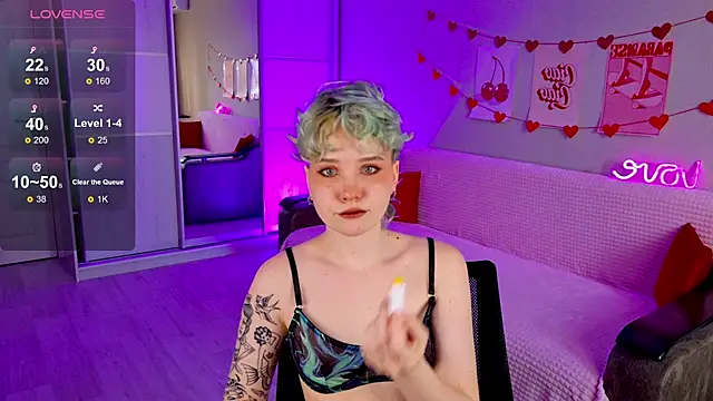 School Love online show from 03-21-25, 01:12