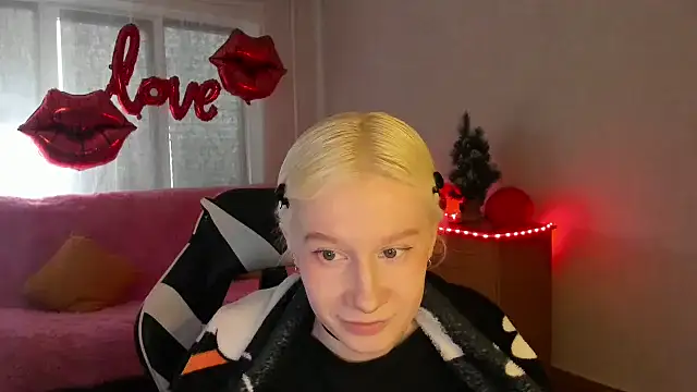 EnigmaSee online show from 03-19-26, 01:53