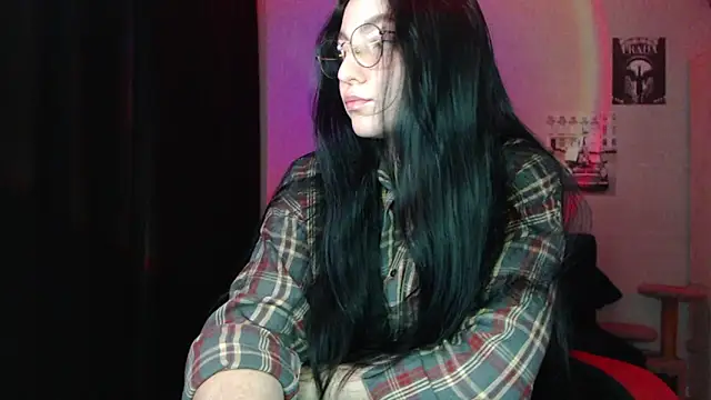 Snapshot of Fluffy_Tiffy chatting on 11-14-25, 11:35 Fluffy Tiffy online show from 11-14-25, 11:35