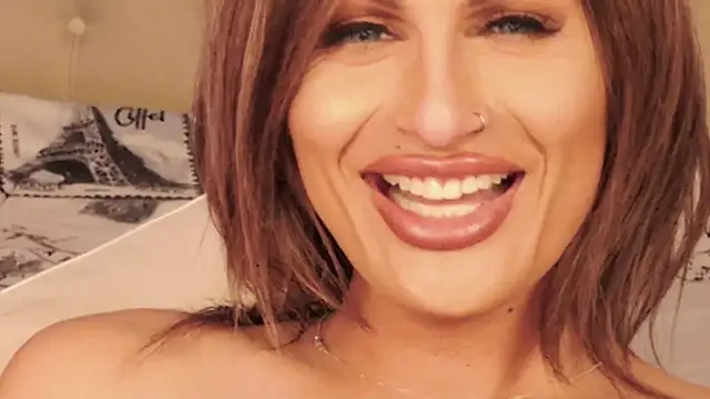 Snapshot of xprettysmilex chatting on 12-24-24, 12:11 xprettysmilex online show from 12-24-24, 12:11