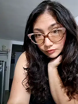 Snapshot of Mia_Ruiz chatting on 02-01-25, 02:47 Mia Ruiz online show from 02-01-25, 02:47