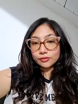 Snapshot of Mia_Ruiz chatting on 02-02-25, 02:38 Mia Ruiz online show from 02-02-25, 02:38