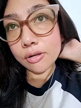 Snapshot of Mia_Ruiz chatting on 02-15-25, 01:42 Mia Ruiz online show from 02-15-25, 01:42