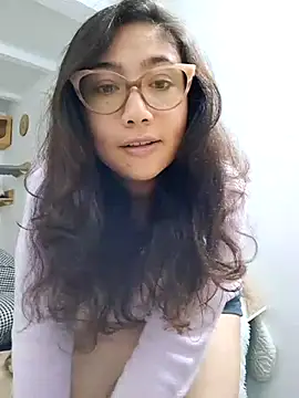 Snapshot of Mia_Ruiz chatting on 02-19-25, 03:39 Mia Ruiz online show from 02-19-25, 03:39