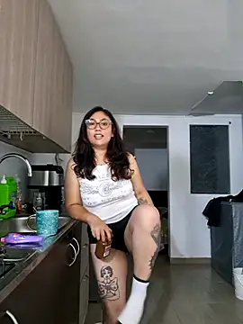 Snapshot of Mia_Ruiz chatting on 03-06-25, 03:35 Mia Ruiz online show from 03-06-25, 03:35