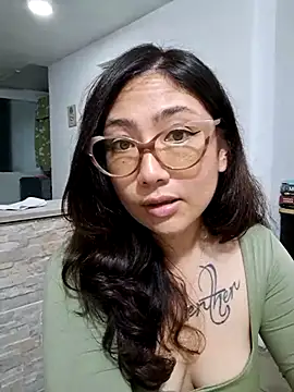 Snapshot of Mia_Ruiz chatting on 03-20-25, 04:40 Mia Ruiz online show from 03-20-25, 04:40