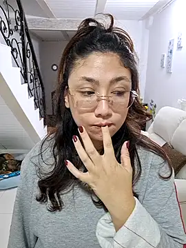 Snapshot of Mia_Ruiz chatting on 09-13-25, 02:44 Mia Ruiz online show from 09-13-25, 02:44