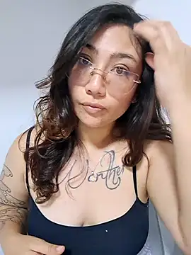 Mia Ruiz online show from 11-12-25, 03:07