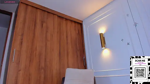 Chrishell  online show from 03-13-25, 04:38