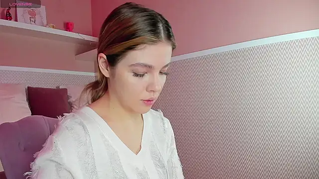 Anna Robinson online show from 01-10-25, 01:21