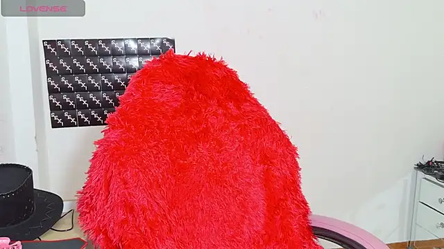 Snapshot of RoxaneEvans_ chatting on 11-06-25, 06:20 RoxaneEvans online show from 11-06-25, 06:20