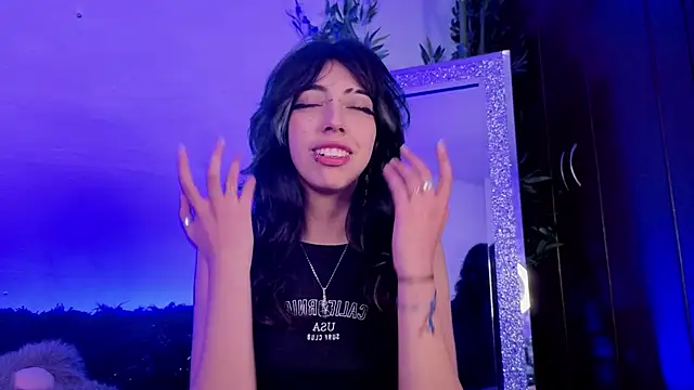 Nyx nayla online show from 10-15-25, 04:12