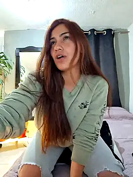 Snapshot of emmily_d chatting on 12-31-24, 11:49 emmily d online show from 12-31-24, 11:49