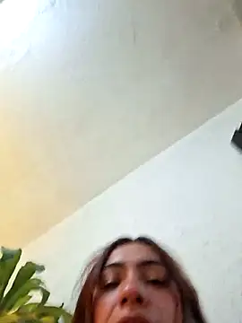 Snapshot of emmily_d chatting on 02-05-25, 07:10 emmily d online show from 02-05-25, 07:10