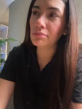 Snapshot of emmily_d chatting on 09-25-25, 05:38 emmily d online show from 09-25-25, 05:38