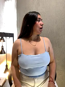 Snapshot of emmily_d chatting on 09-30-25, 05:40 emmily d online show from 09-30-25, 05:40