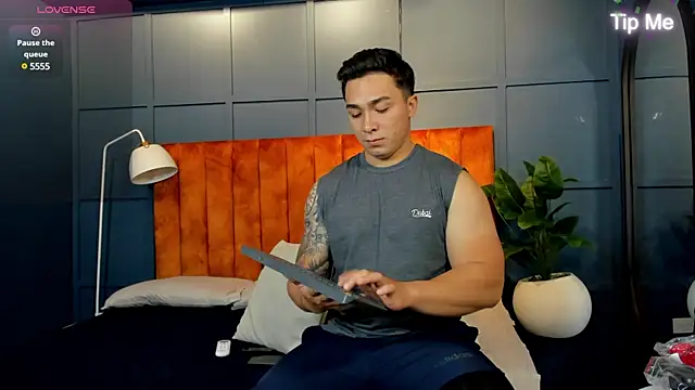 Ryan Hunt online show from 02-05-25, 12:27