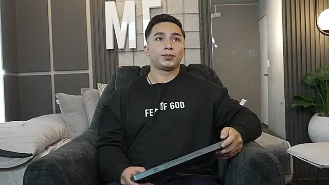 Ryan Hunt online show from 03-13-25, 04:01