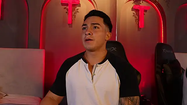 Ryan Hunt online show from 10-05-25, 01:37