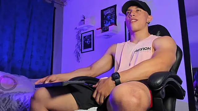 Snapshot of ThomsEvery_ chatting on 09-10-25, 03:28 ThomsEvery  online show from 09-10-25, 03:28