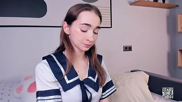 PollyBeev online show from 09-15-25, 07:41