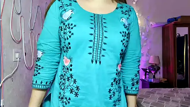 Hoty-Shivangi online show from 07-17-26, 09:49