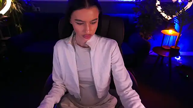 Snow WhiteeeX online show from 01-29-25, 06:01