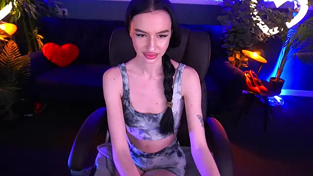 Snow WhiteeeX online show from 02-24-25, 10:58