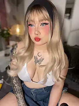 Snapshot of AHRI_LEE chatting on 12-17-24, 03:06 AHRI LEE online show from 12-17-24, 03:06