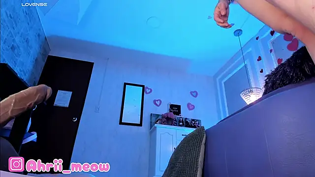 Snapshot of AHRI_LEE chatting on 03-08-25, 12:55 AHRI LEE online show from 03-08-25, 12:55