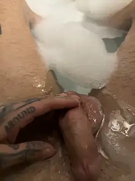 hottwoboys online show from 11-26-25, 07:04