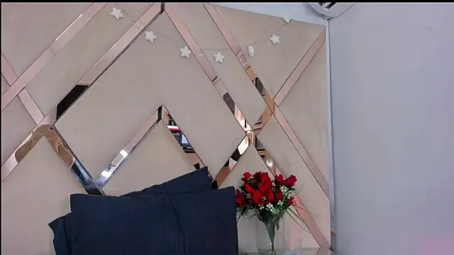 ninaht online show from 11-21-25, 08:40