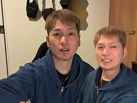 Snapshot of kensnb chatting on 12-18-25, 07:31 kensnb online show from 12-18-25, 07:31